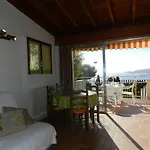 2 Pieces Avec Terrasse Vue Mer, Parking Au Lavandou - Fr-1-251-898 アパート