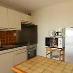 2 Pieces Avec Terrasse Vue Mer, Parking Au Lavandou - Fr-1-251-898 *