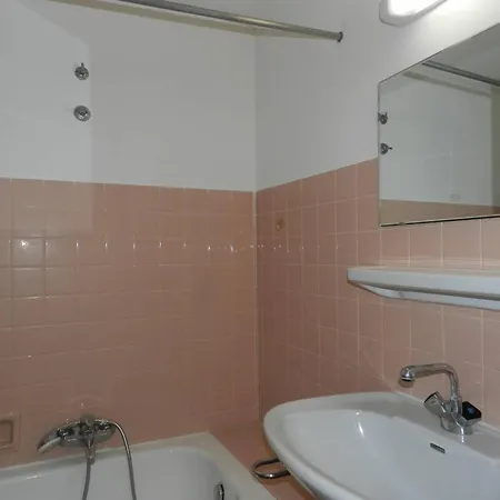 2 Pieces Avec Terrasse Vue Mer, Parking Au Lavandou - Fr-1-251-898 * ル・ラヴァンドゥー