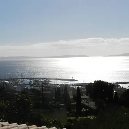 2 Pieces Avec Terrasse Vue Mer, Parking Au Lavandou * Le Lavandou